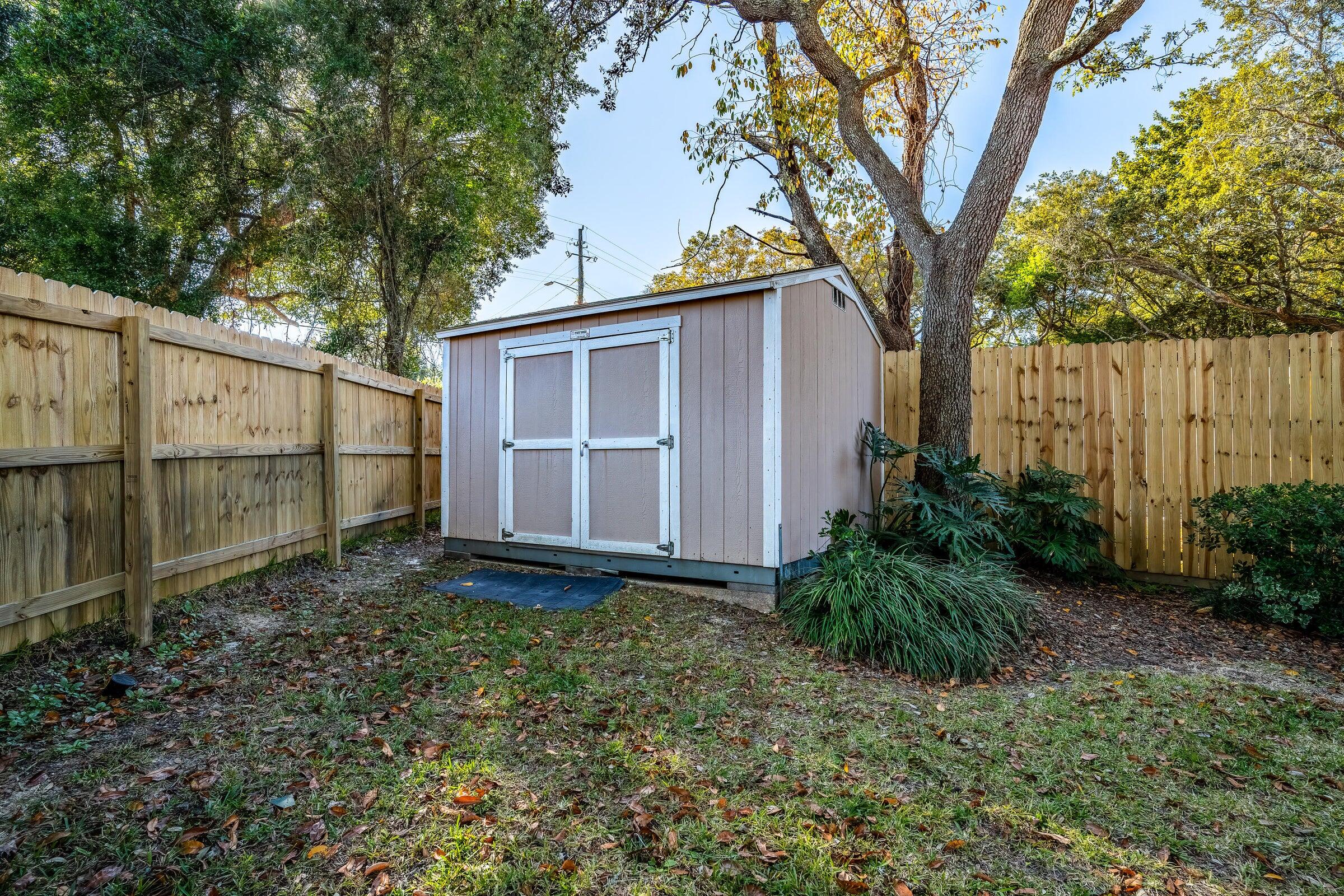 256 NW Ventura Circle