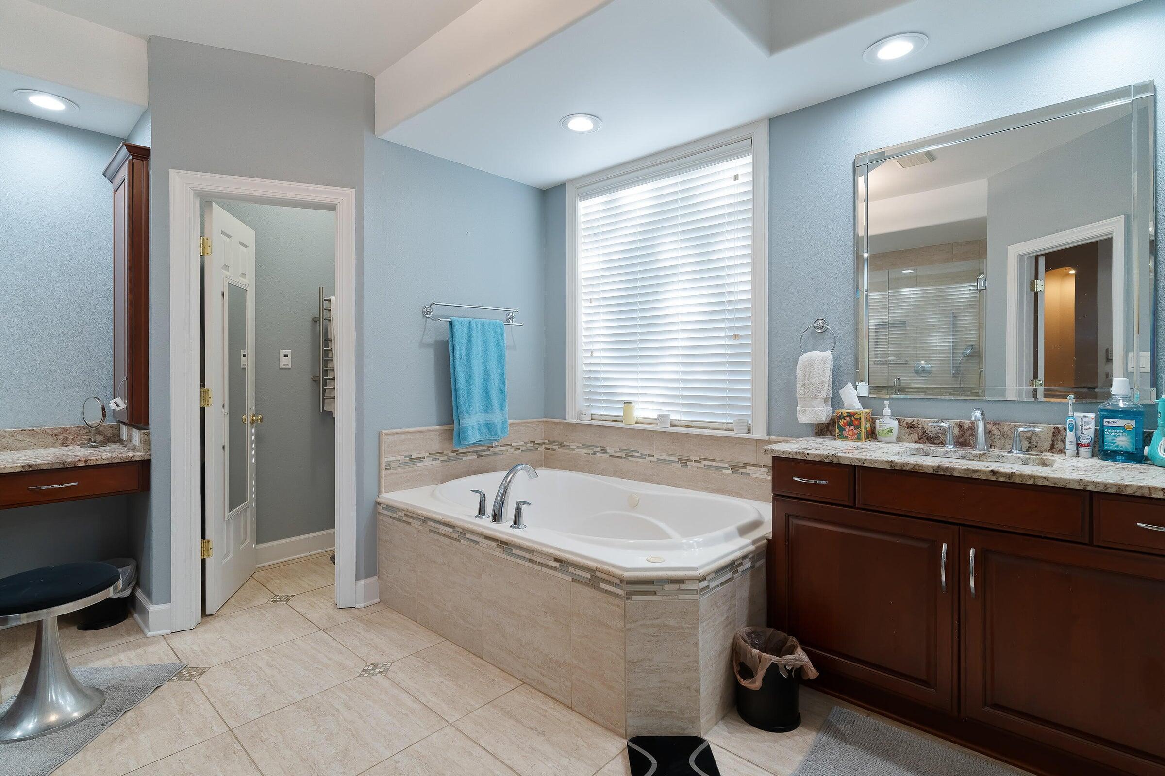 256 NW Ventura Circle