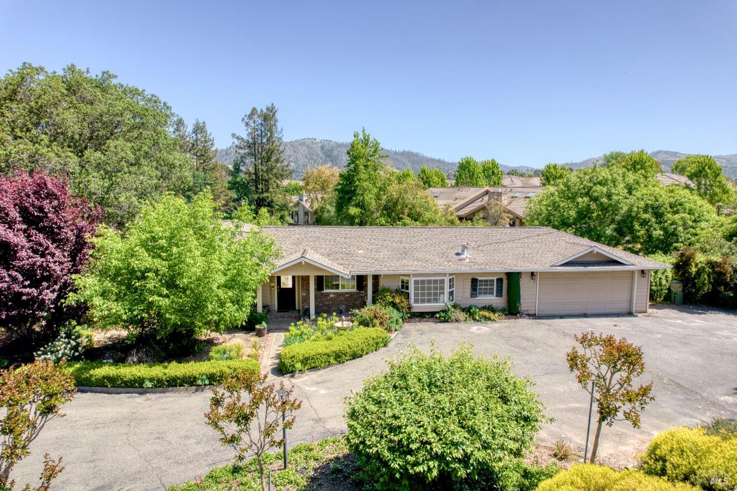 5423 Montgomery Dr