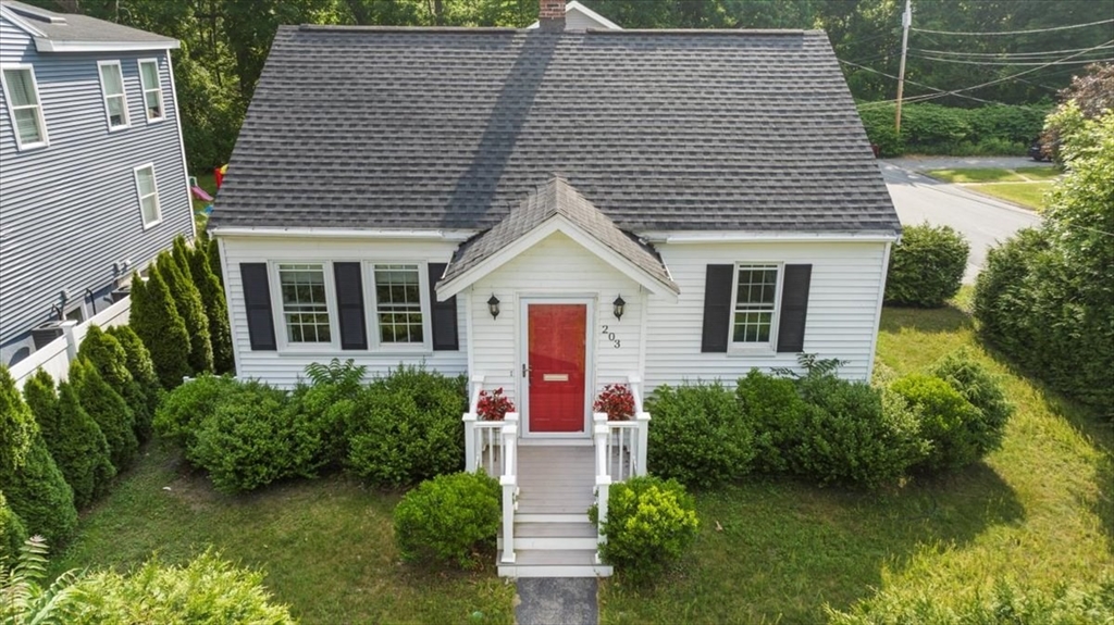 203 Wentworth Ave
