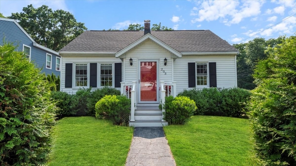 203 Wentworth Ave