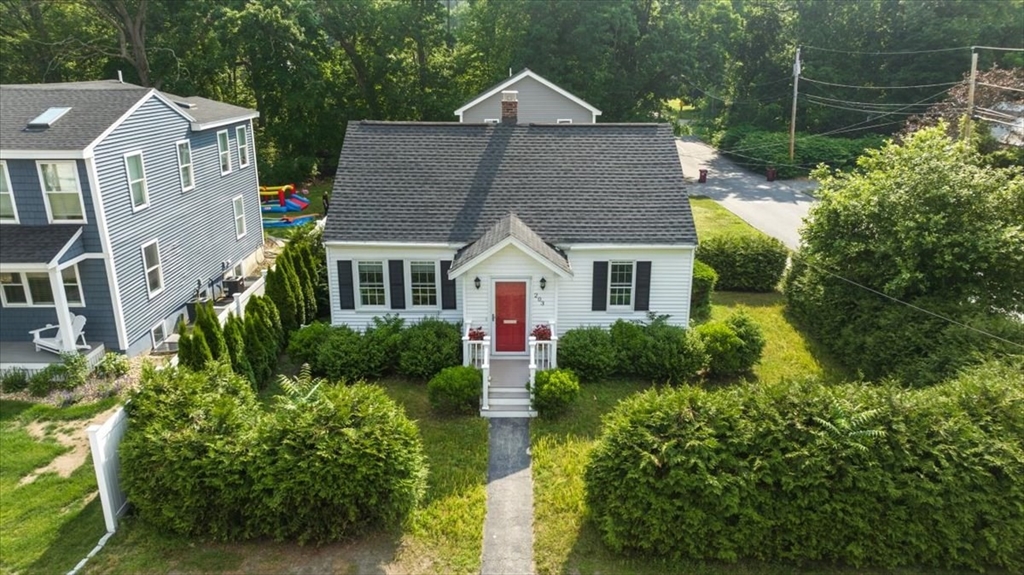 203 Wentworth Ave