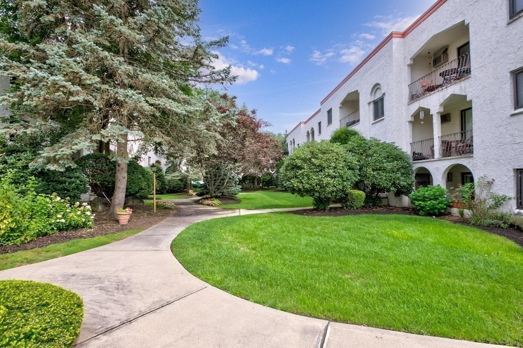 220 Fellsview Ter # 221