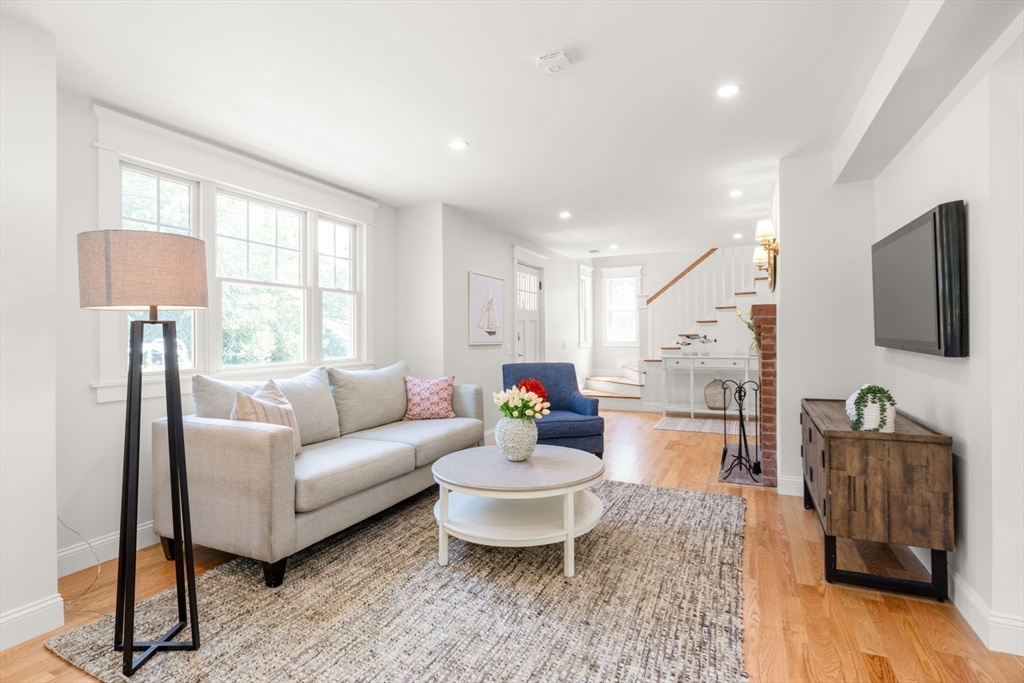 5 Pinetree Lane