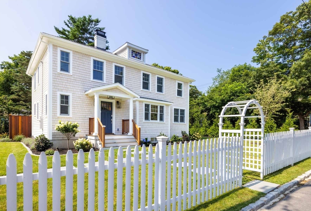 5 Pinetree Lane