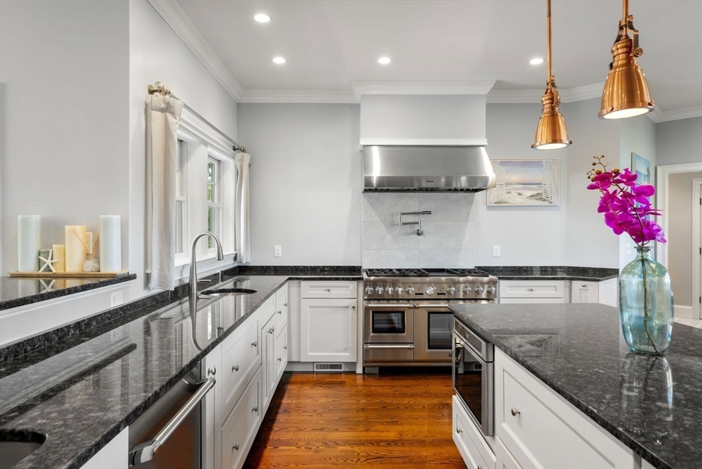 22 Crooked Lane