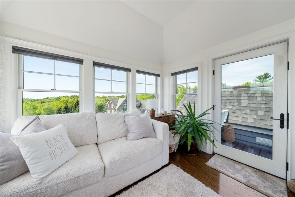 22 Crooked Lane