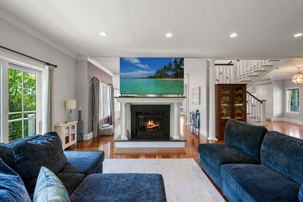 22 Crooked Lane