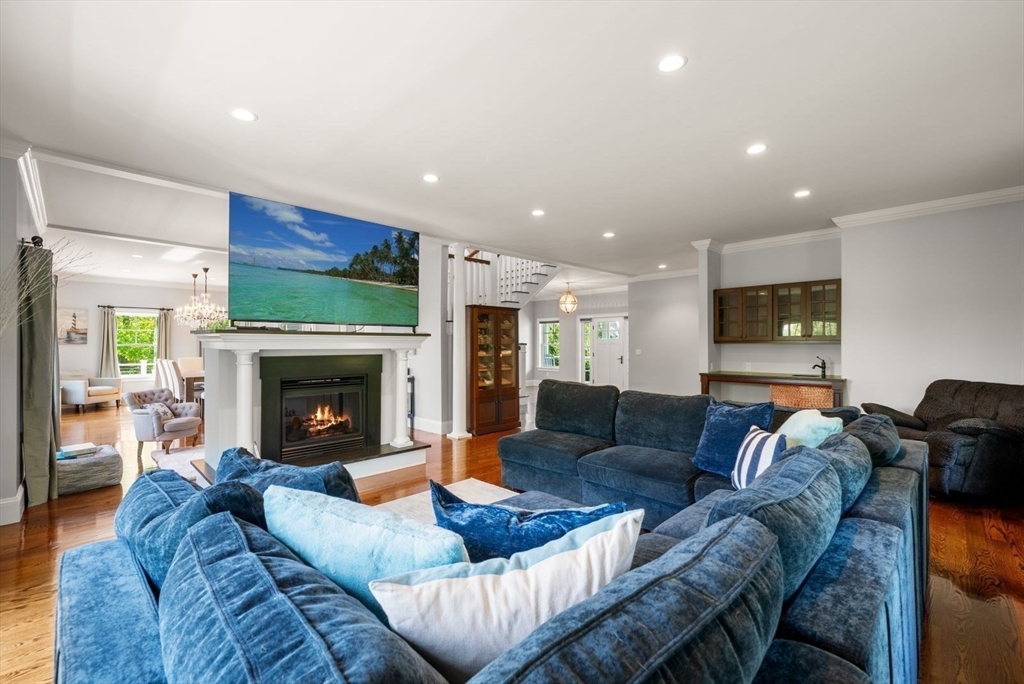 22 Crooked Lane
