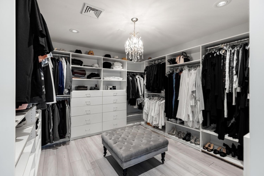 4 35th St