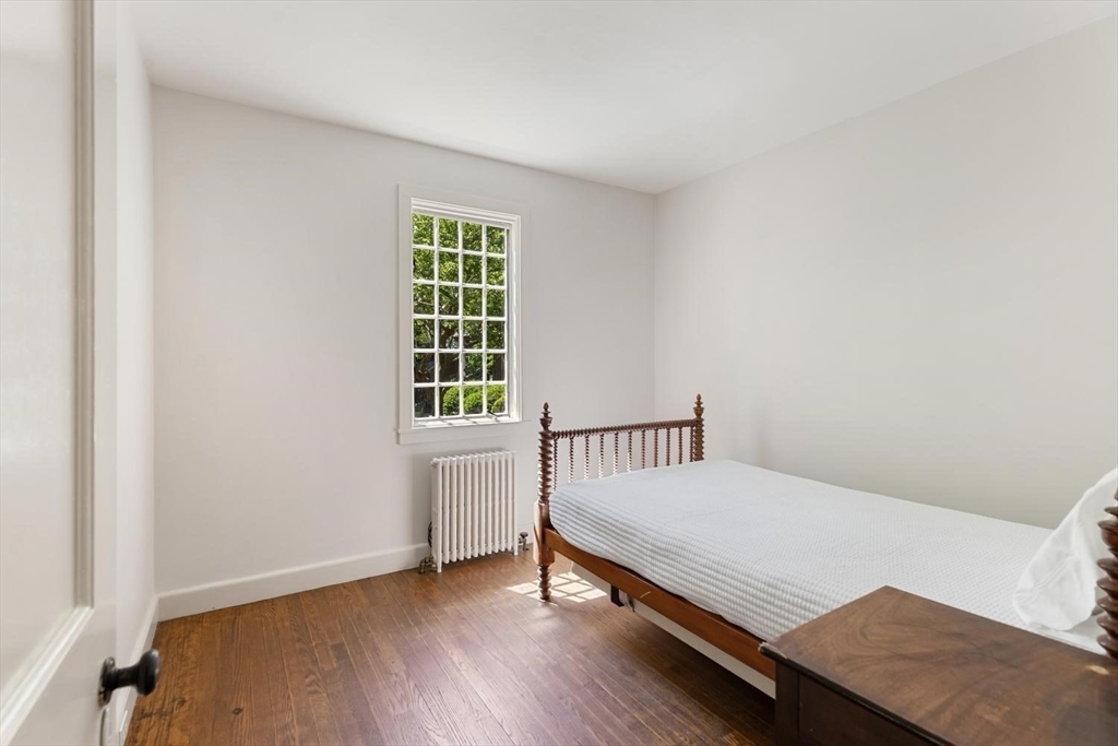 69 Dolliver Neck Rd