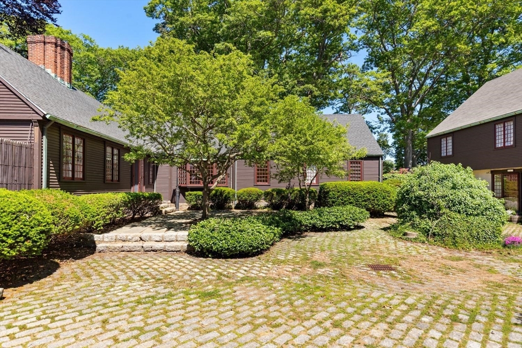 69 Dolliver Neck Rd
