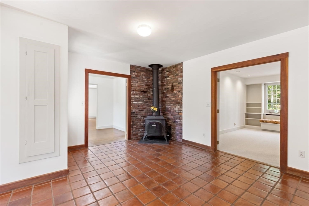 69 Dolliver Neck Rd