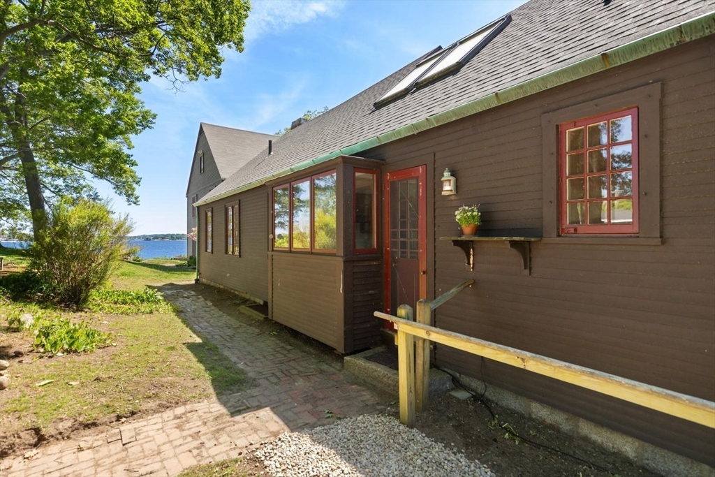 69 Dolliver Neck Rd