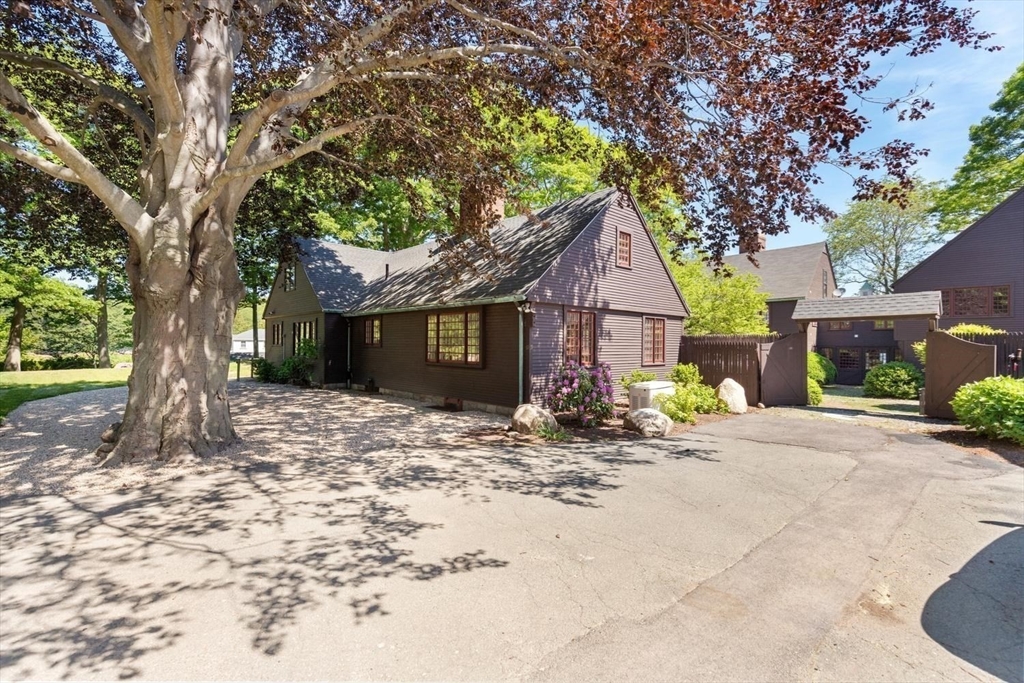 69 Dolliver Neck Rd