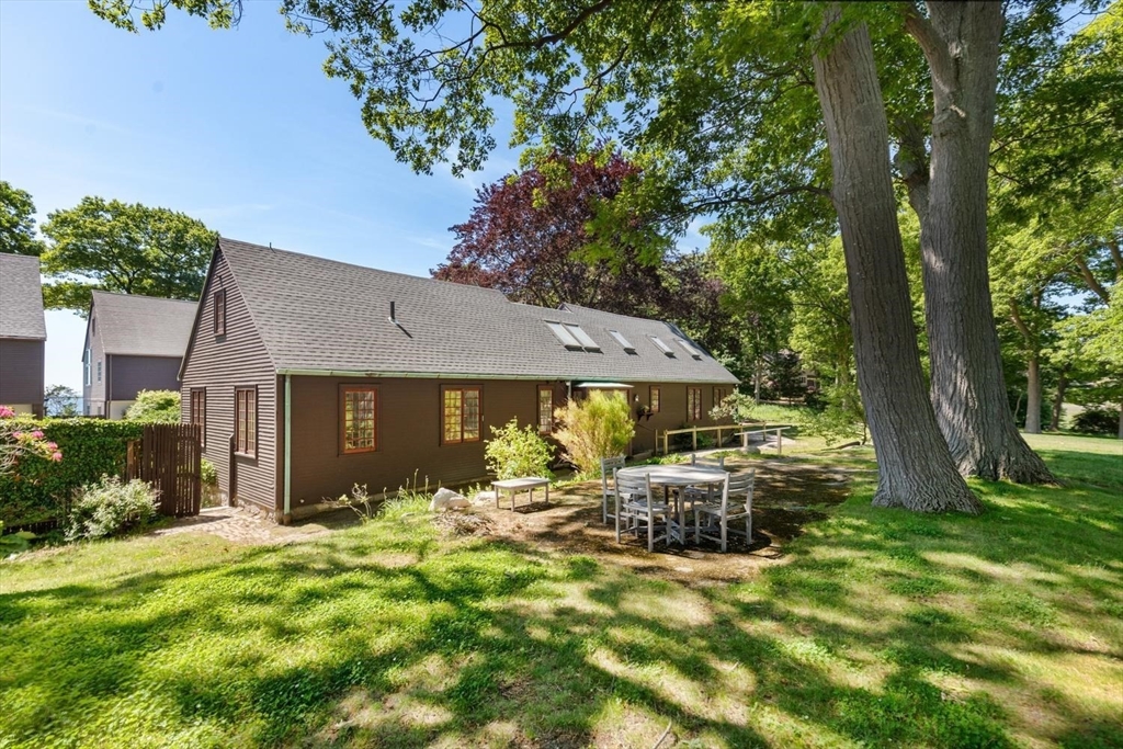 69 Dolliver Neck Rd