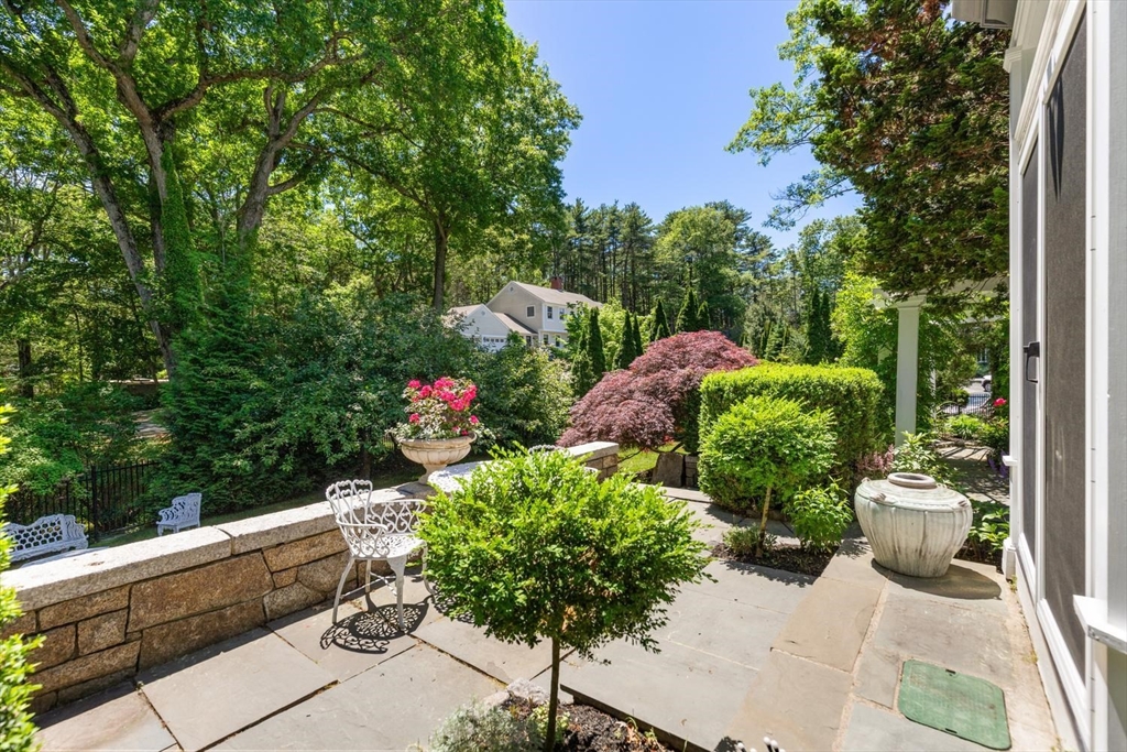 20 Woodholm Rd