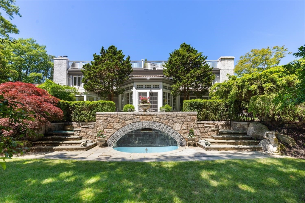 20 Woodholm Rd