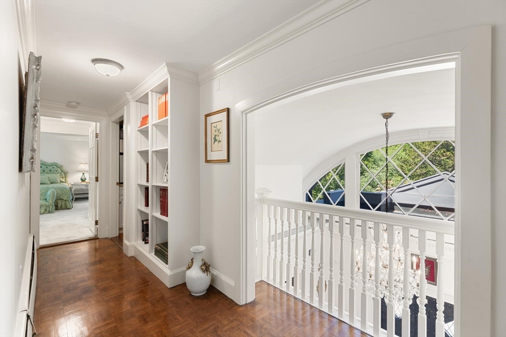 20 Woodholm Rd