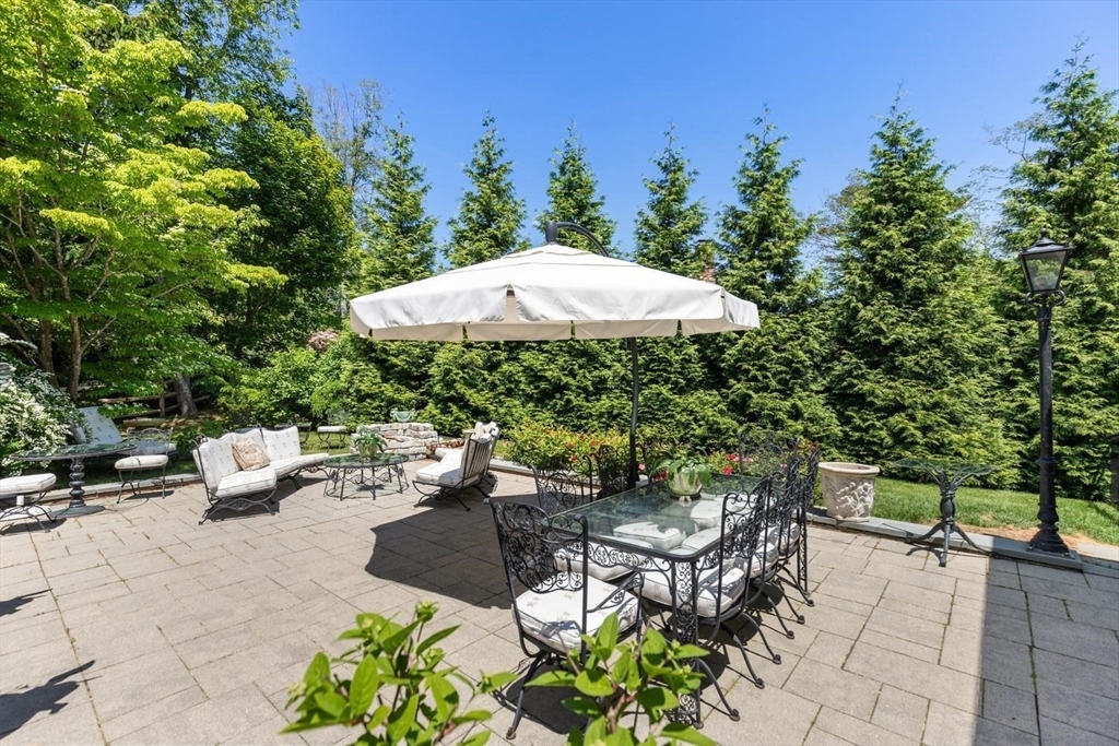 20 Woodholm Rd