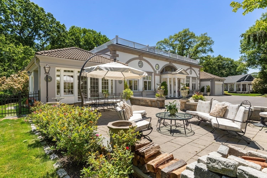 20 Woodholm Rd