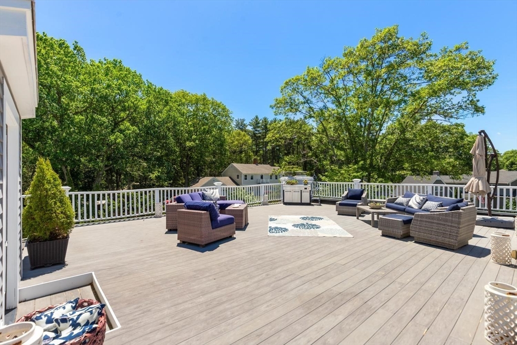 20 Woodholm Rd