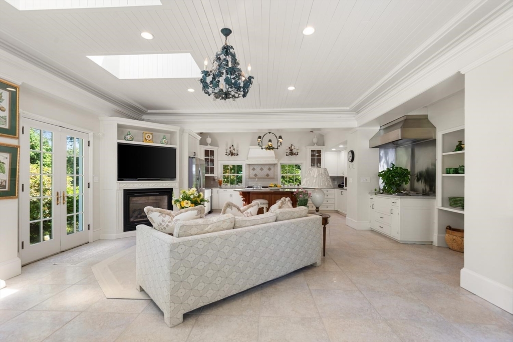 20 Woodholm Rd