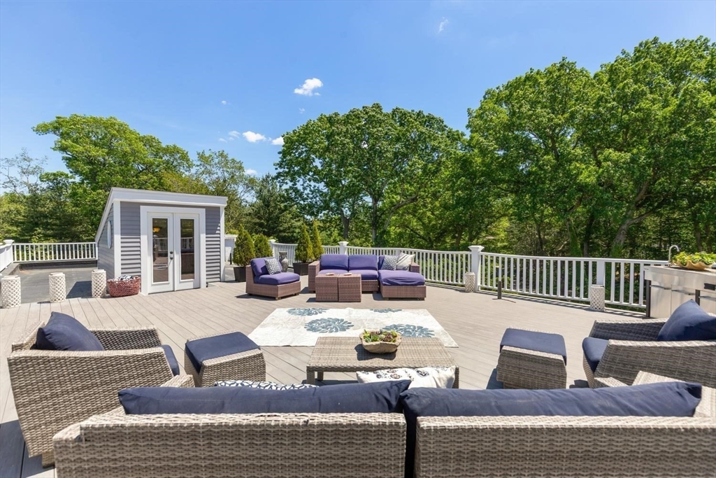 20 Woodholm Rd