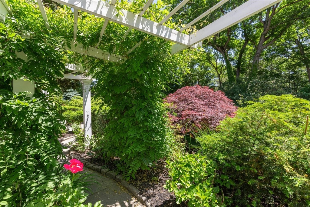 20 Woodholm Rd