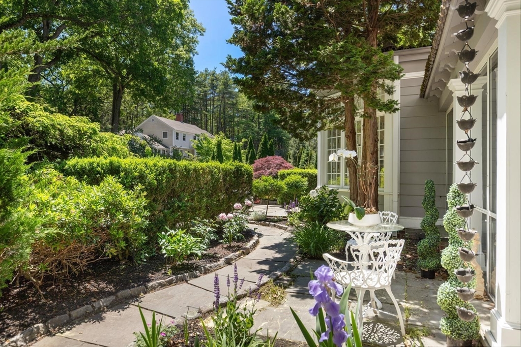 20 Woodholm Rd