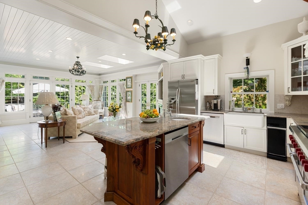 20 Woodholm Rd
