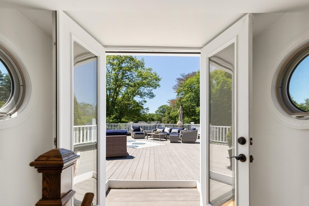 20 Woodholm Rd