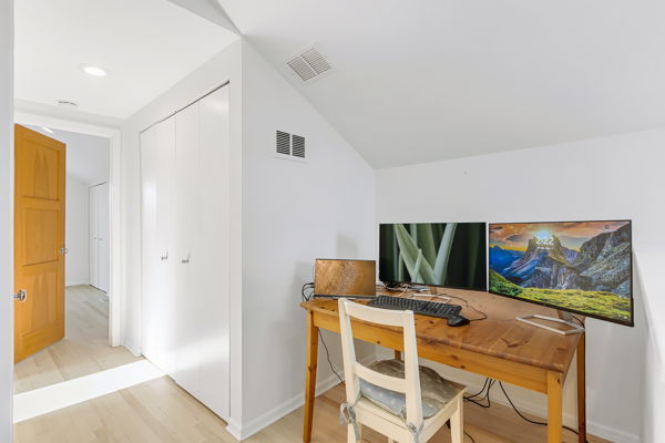 2654 N Racine Avenue Unit: 3