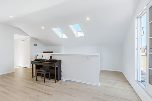 2654 N Racine Avenue Unit: 3