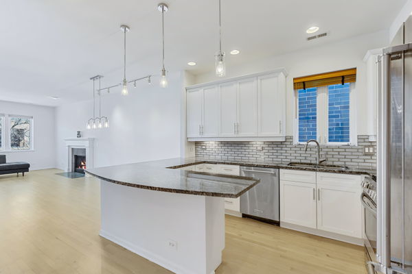 2654 N Racine Avenue Unit: 3