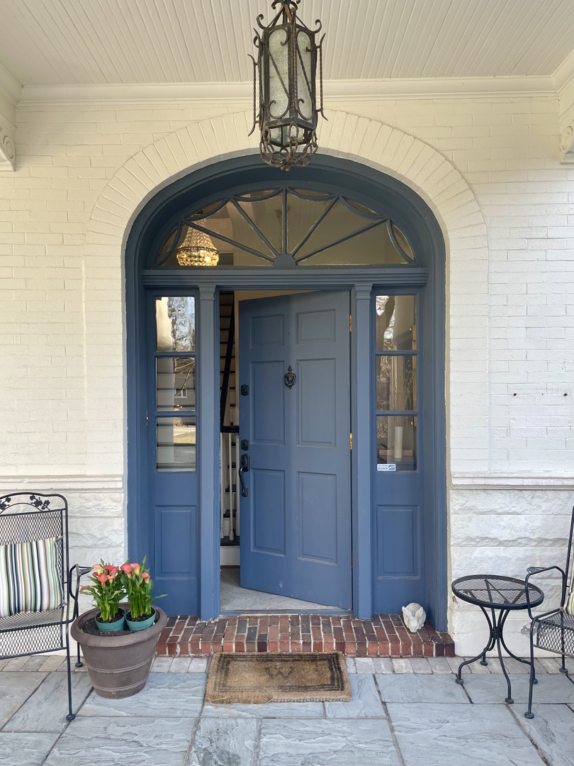 1030 E 49th Street