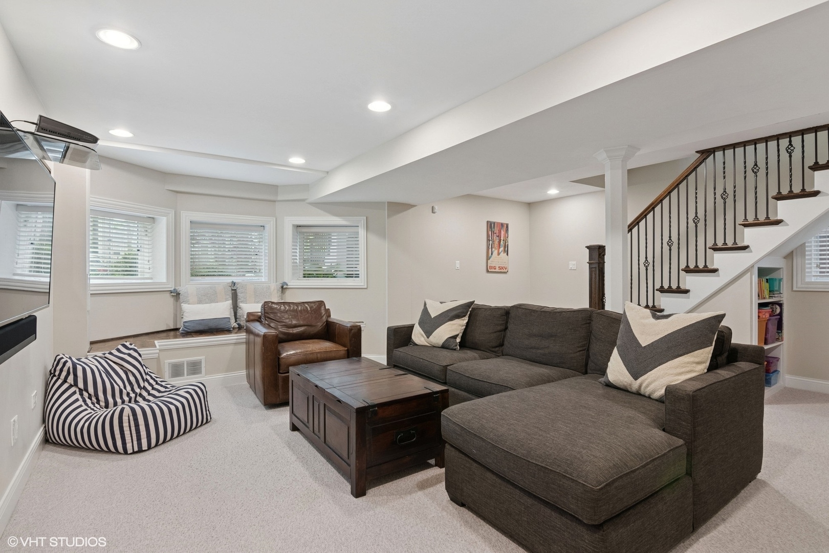 2450 W Warner Avenue