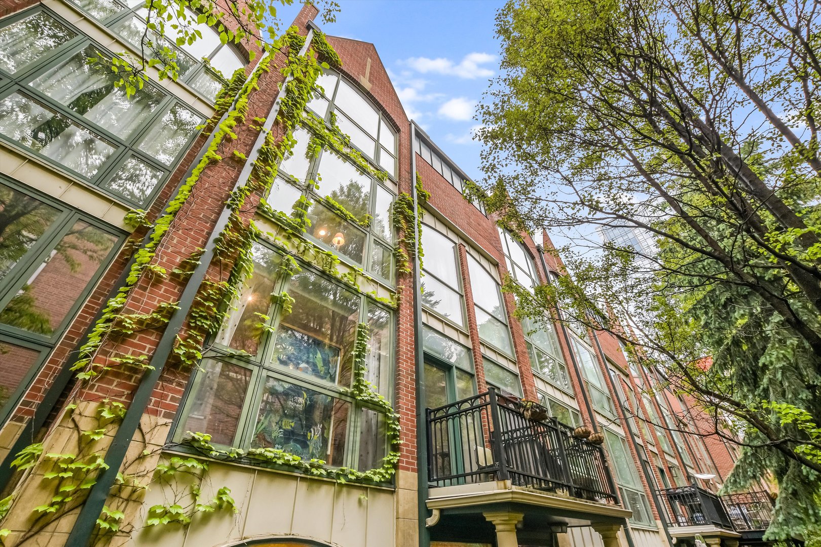 26 E 14th Place Unit: 6W