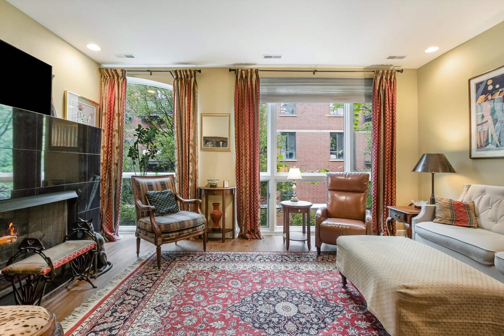 26 E 14th Place Unit: 6W