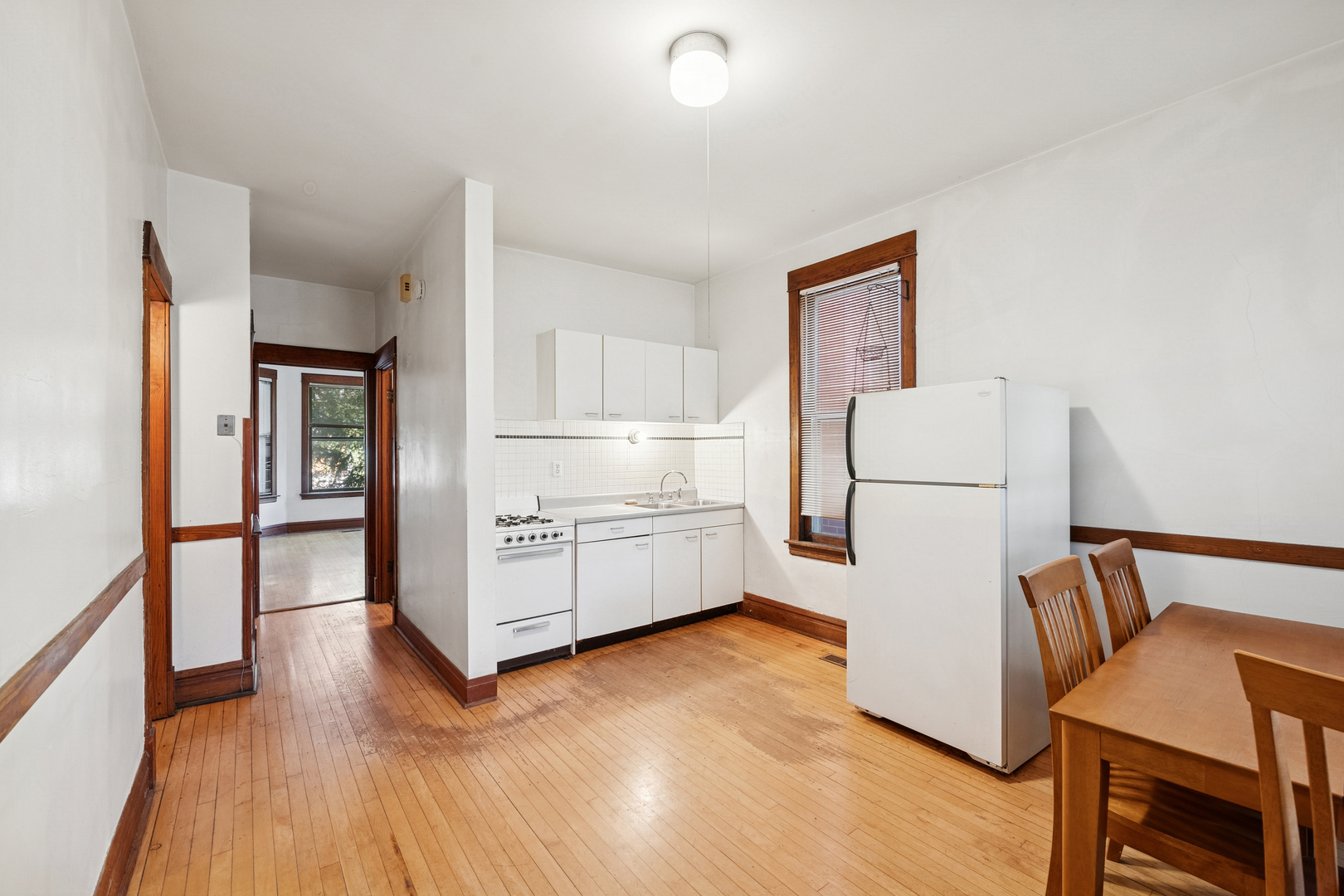 1329 W Nelson Street