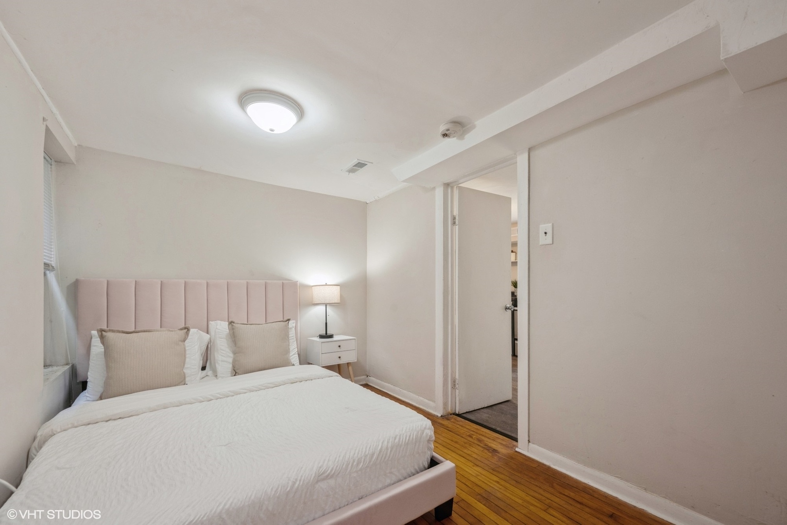 3010 N Albany Avenue Unit: 1