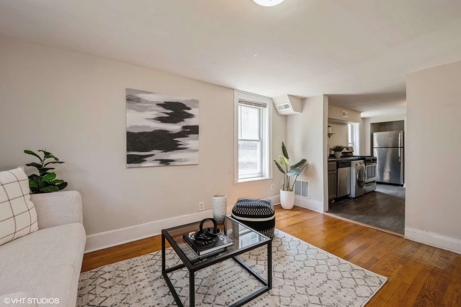 3010 N Albany Avenue Unit: 1
