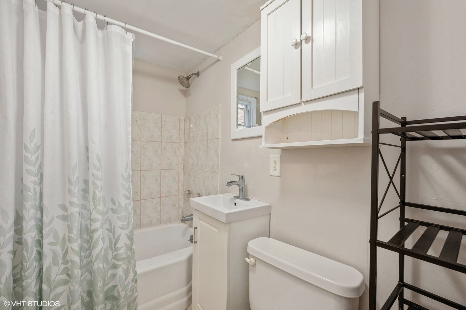 3010 N Albany Avenue Unit: 1