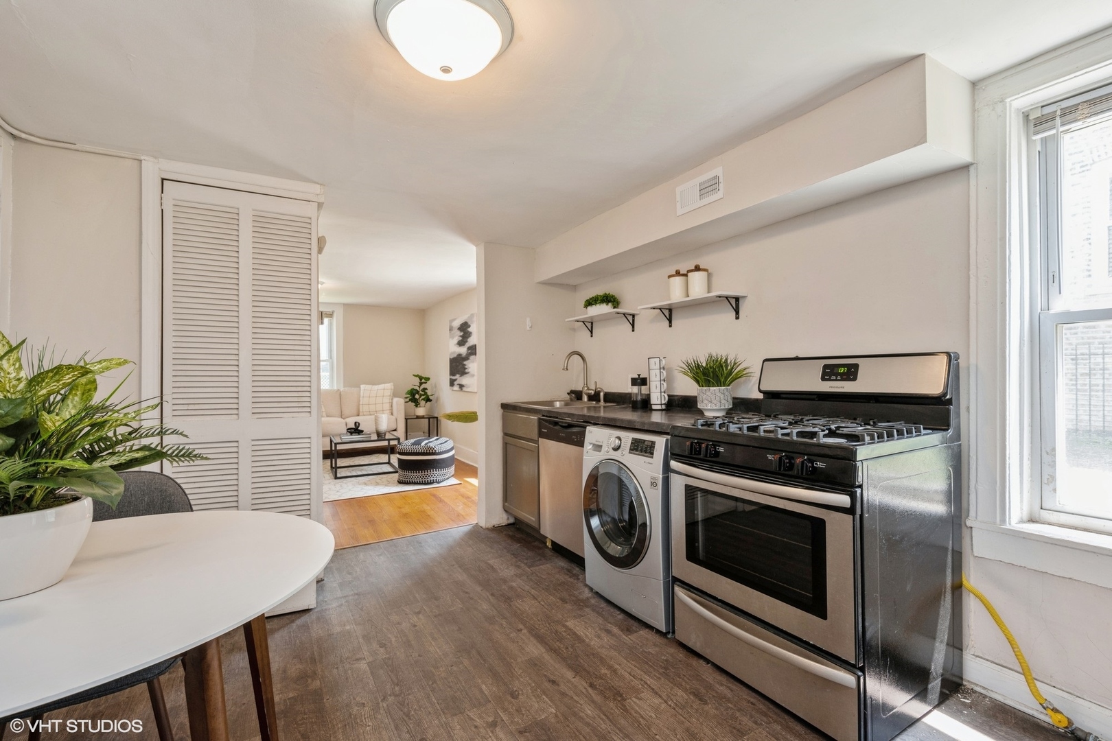 3010 N Albany Avenue Unit: 1
