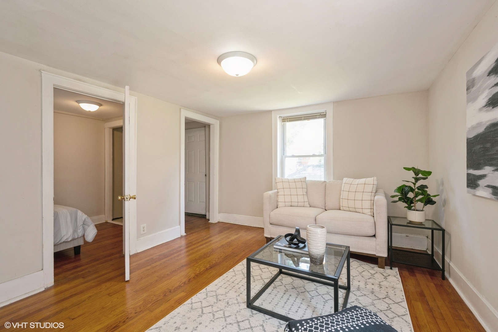 3010 N Albany Avenue Unit: 1