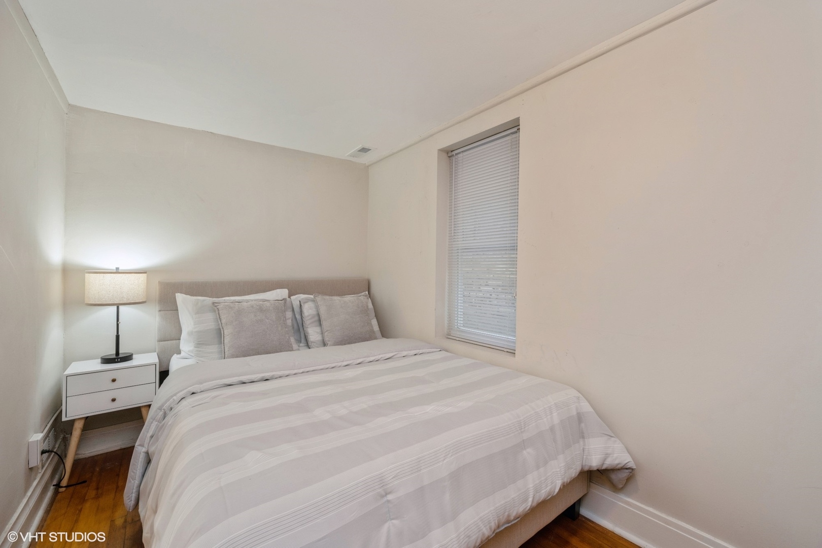 3010 N Albany Avenue Unit: 1