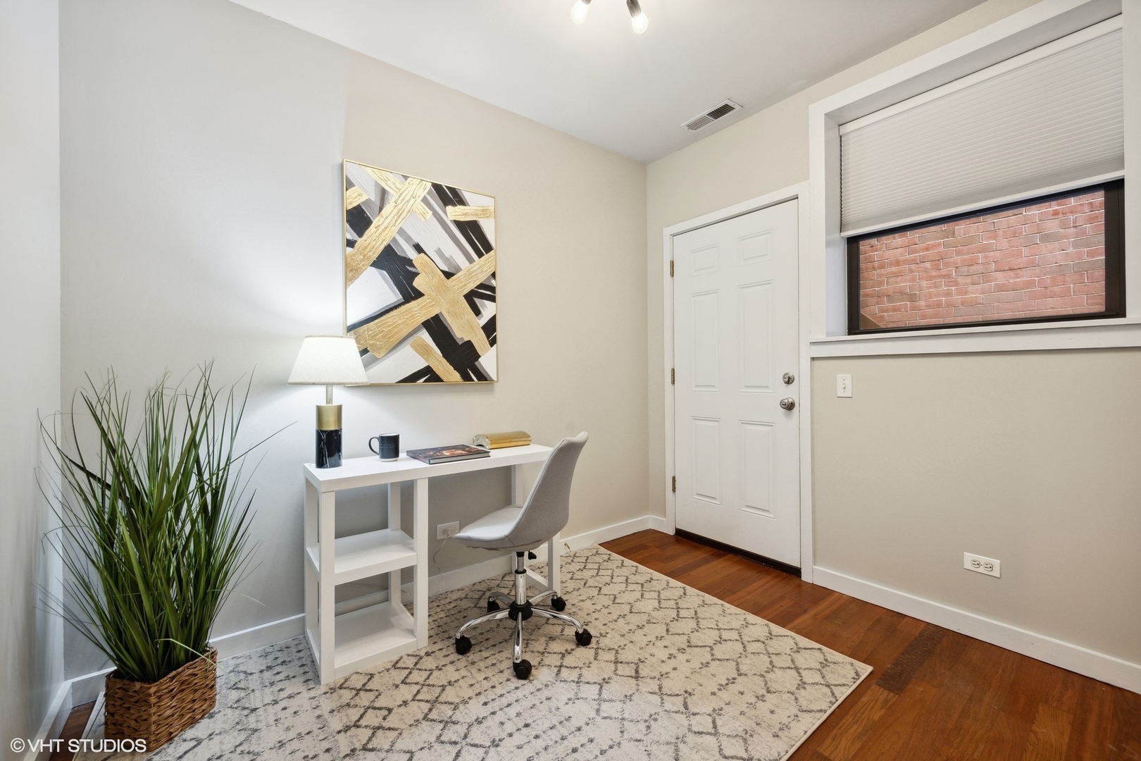 1253 W Roscoe Street Unit: 1