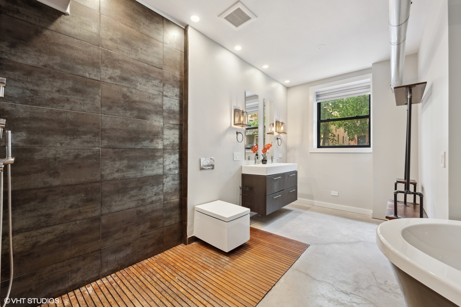 1253 W Roscoe Street Unit: 1