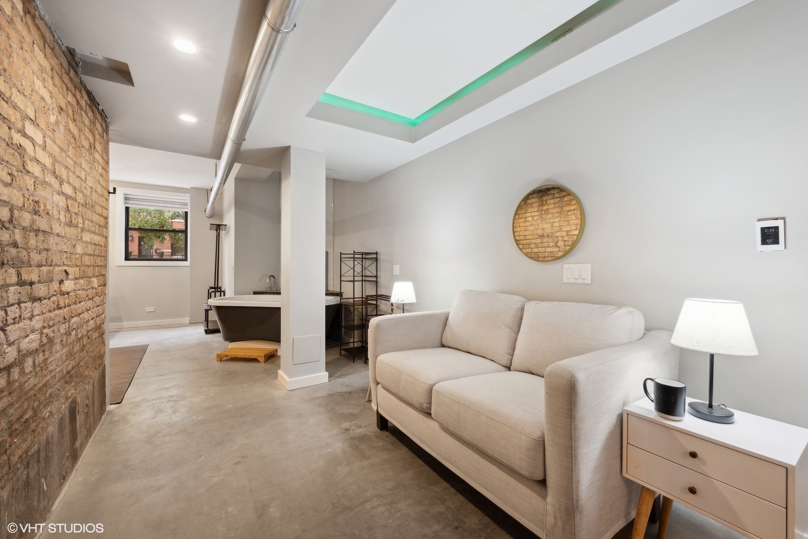 1253 W Roscoe Street Unit: 1