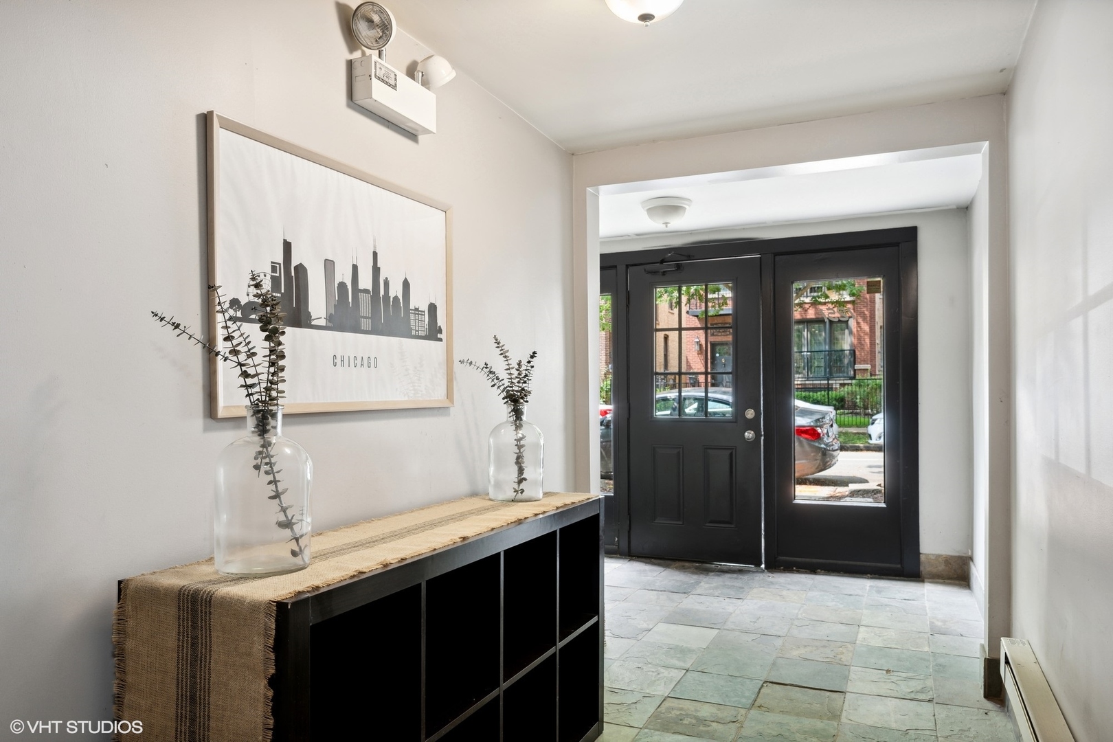 1253 W Roscoe Street Unit: 1